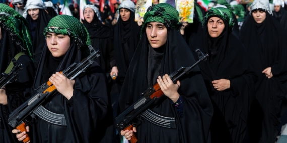 İran Devlet Medyası Kadınların Silahlı Tatbikat ve Eğitim Görüntülerini Servis Etti